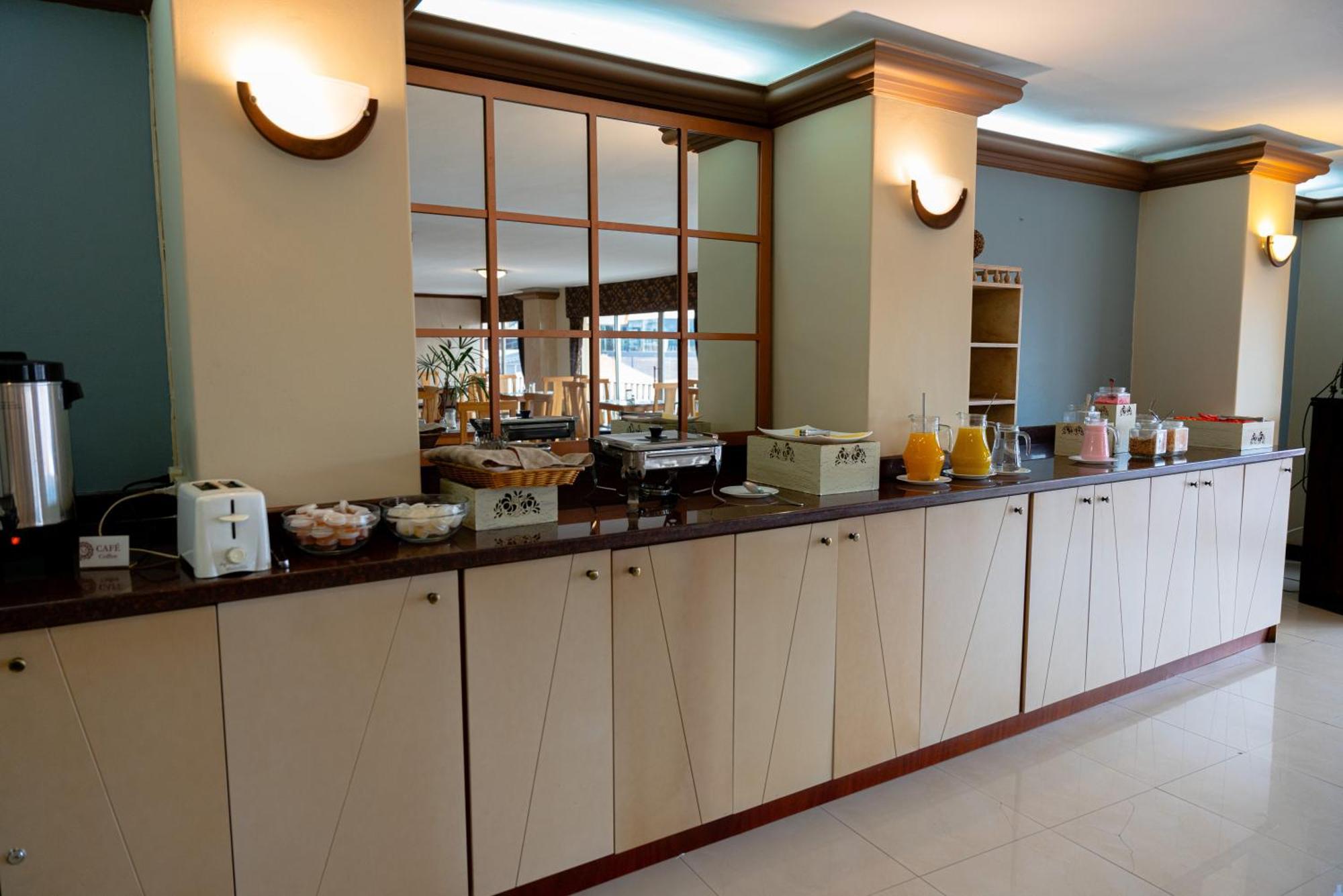 Hotel Santa Monica Κουένκα Εξωτερικό φωτογραφία