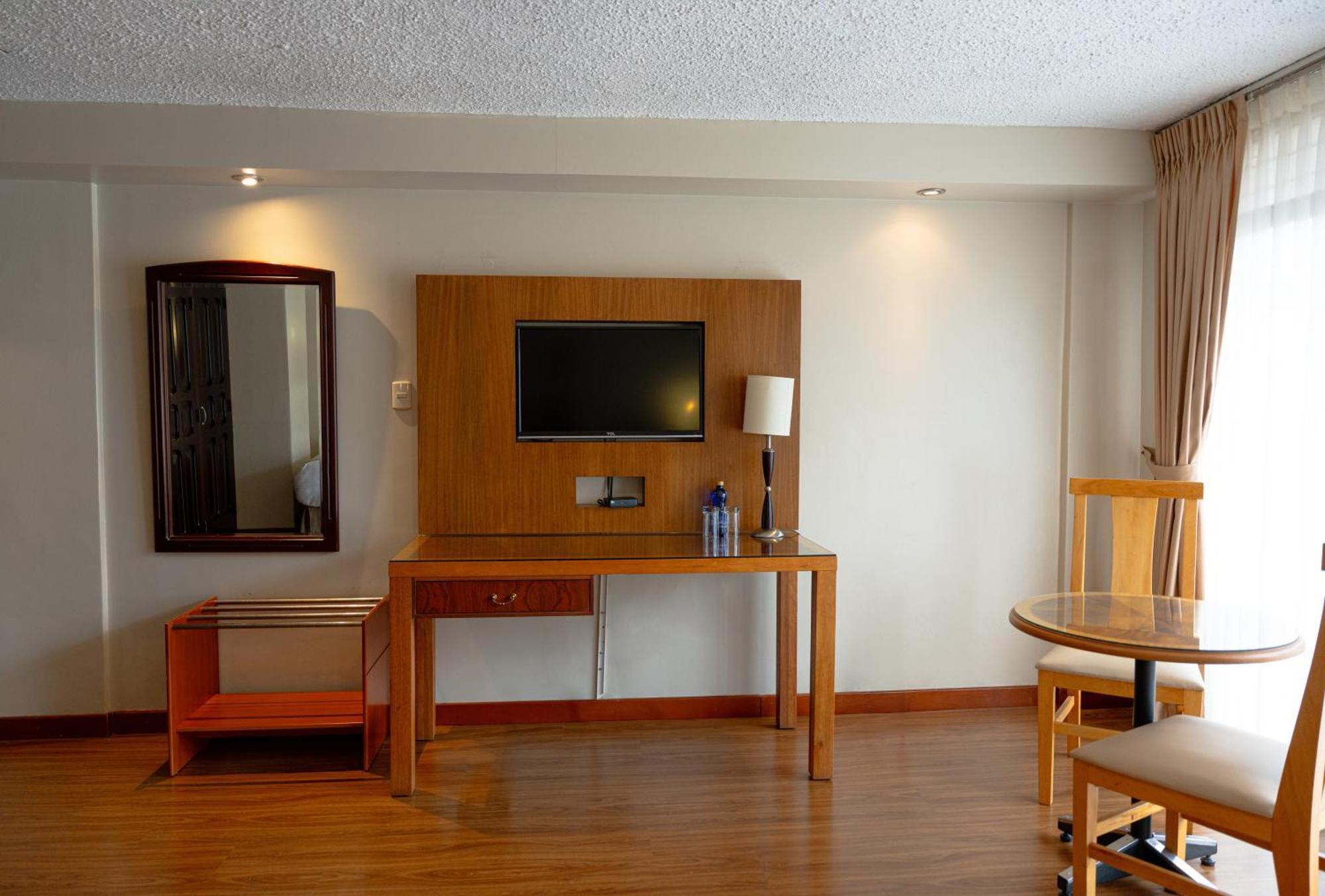 Hotel Santa Monica Κουένκα Εξωτερικό φωτογραφία