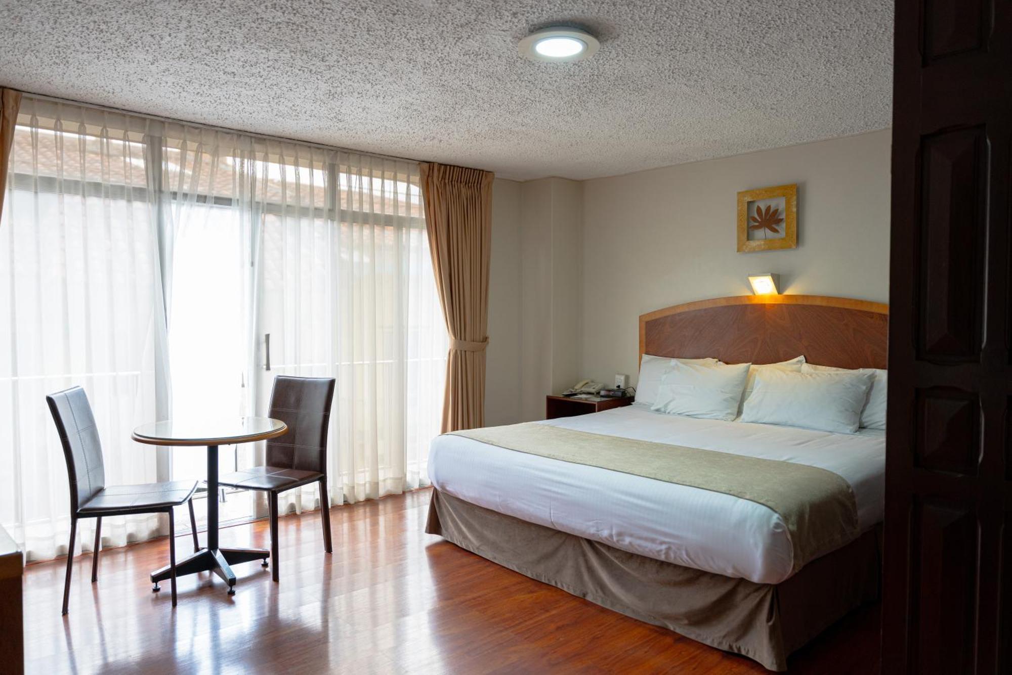 Hotel Santa Monica Κουένκα Εξωτερικό φωτογραφία