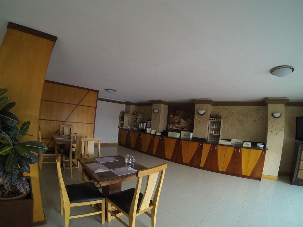 Hotel Santa Monica Κουένκα Εξωτερικό φωτογραφία