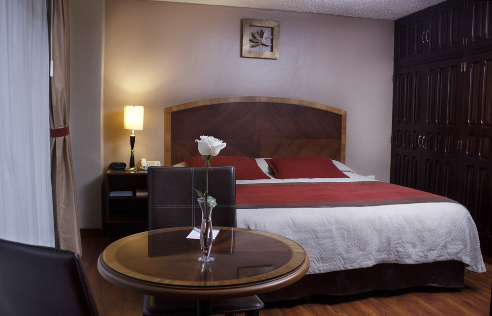Hotel Santa Monica Κουένκα Εξωτερικό φωτογραφία