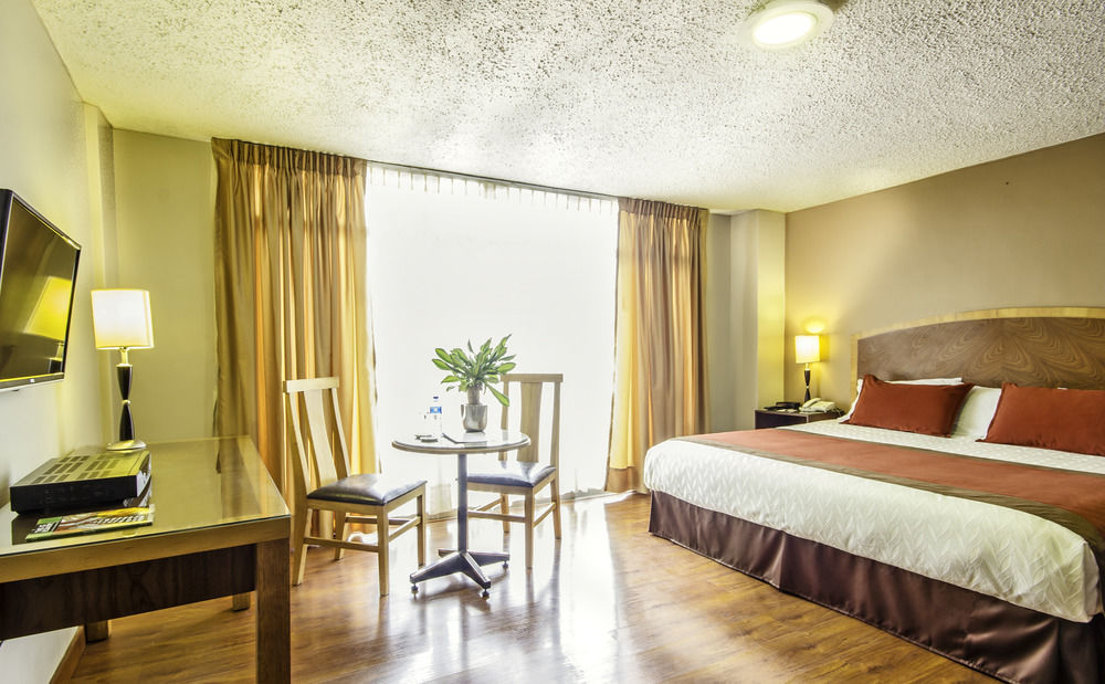 Hotel Santa Monica Κουένκα Εξωτερικό φωτογραφία