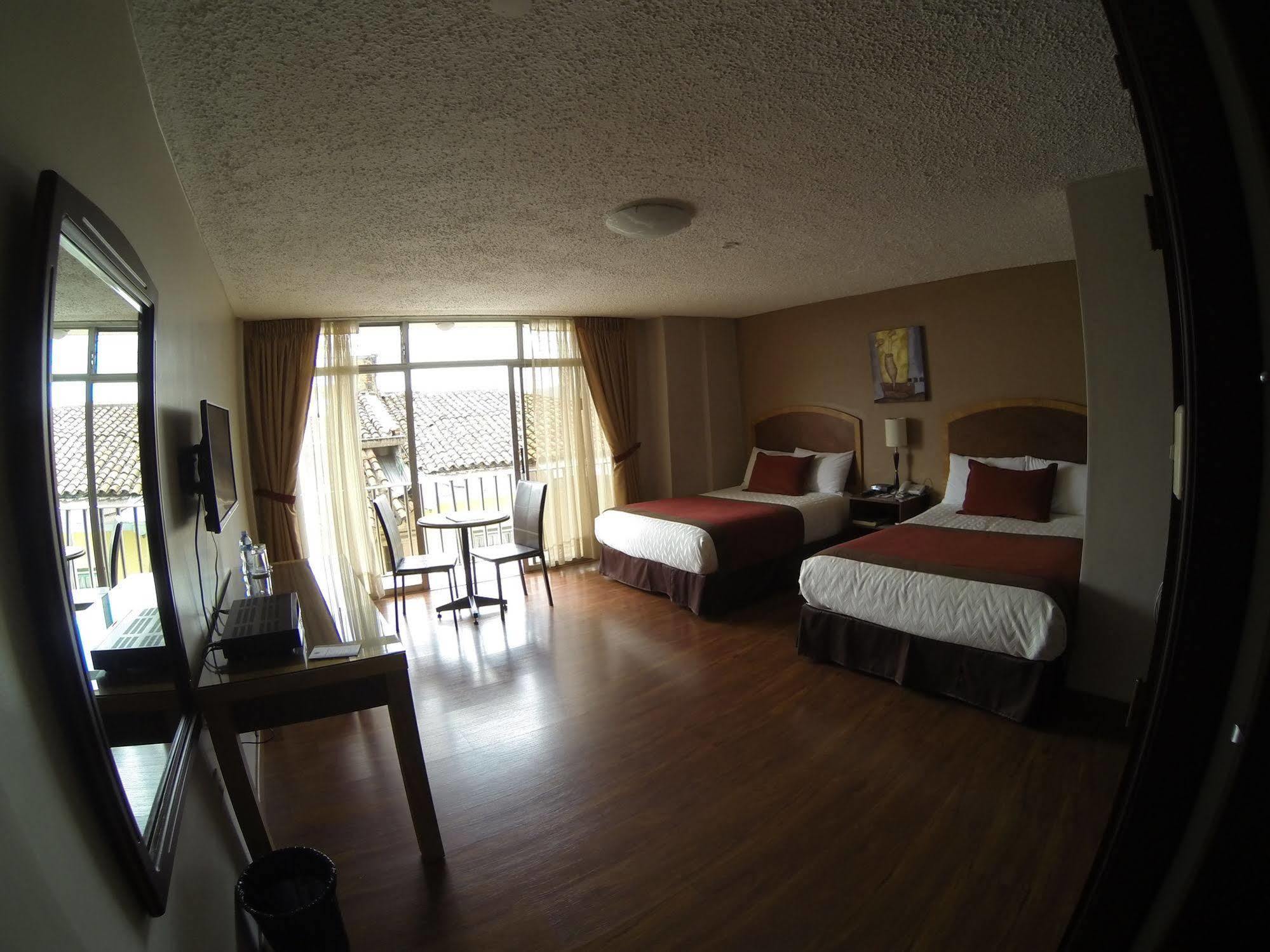 Hotel Santa Monica Κουένκα Εξωτερικό φωτογραφία