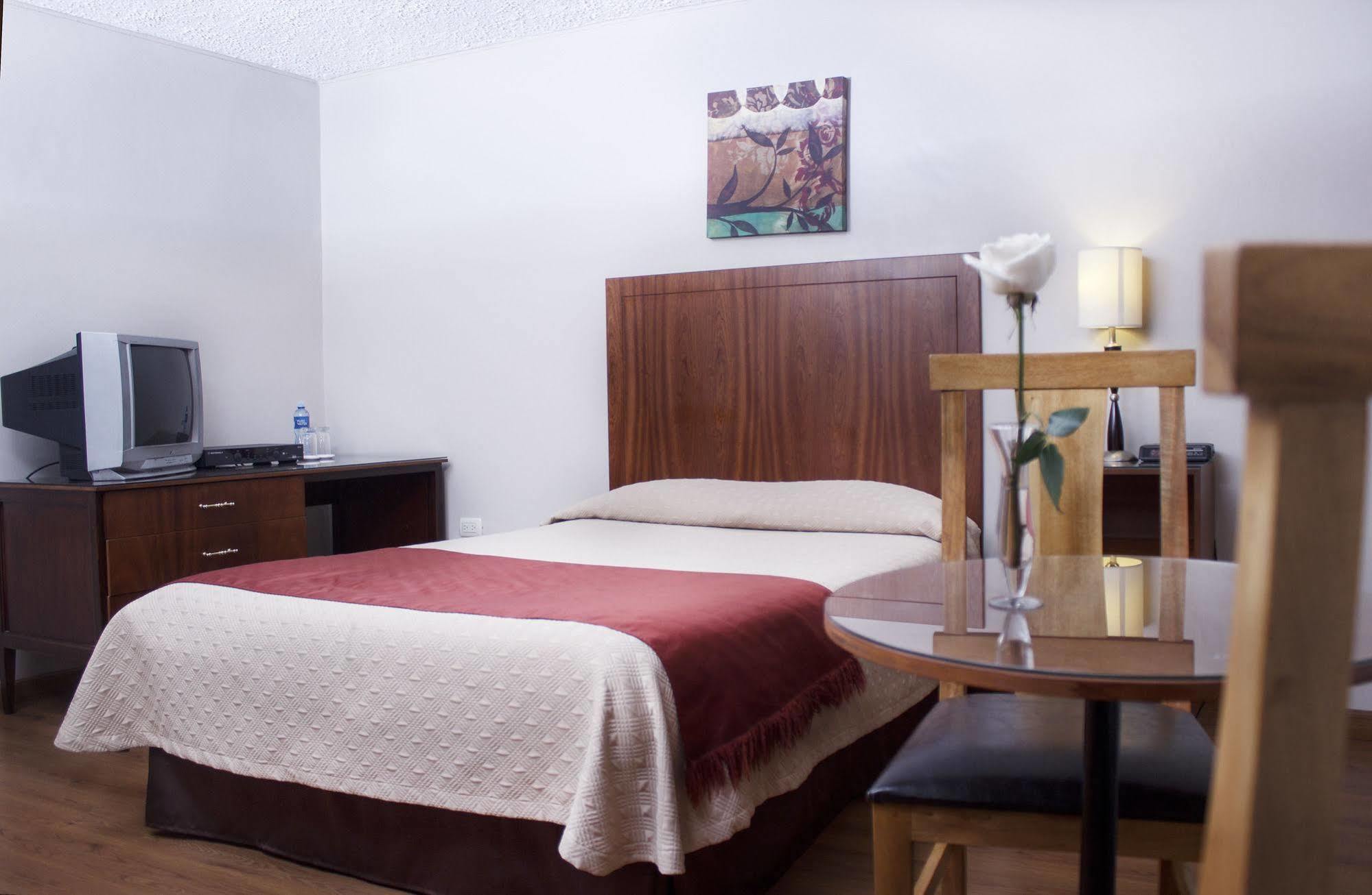 Hotel Santa Monica Κουένκα Εξωτερικό φωτογραφία